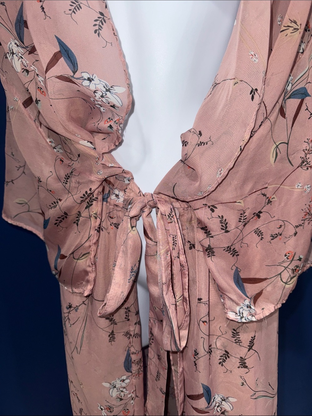 Blush Pink Floral Front-Tie Kimono Robe– Size 2XL–3XL - Picture 6 of 12